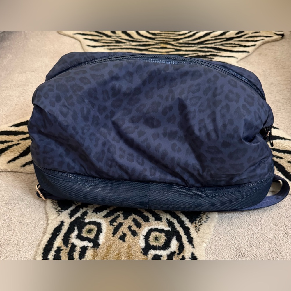 Stella & Dot Convertible Duffle / Back Pack Blue Leopard